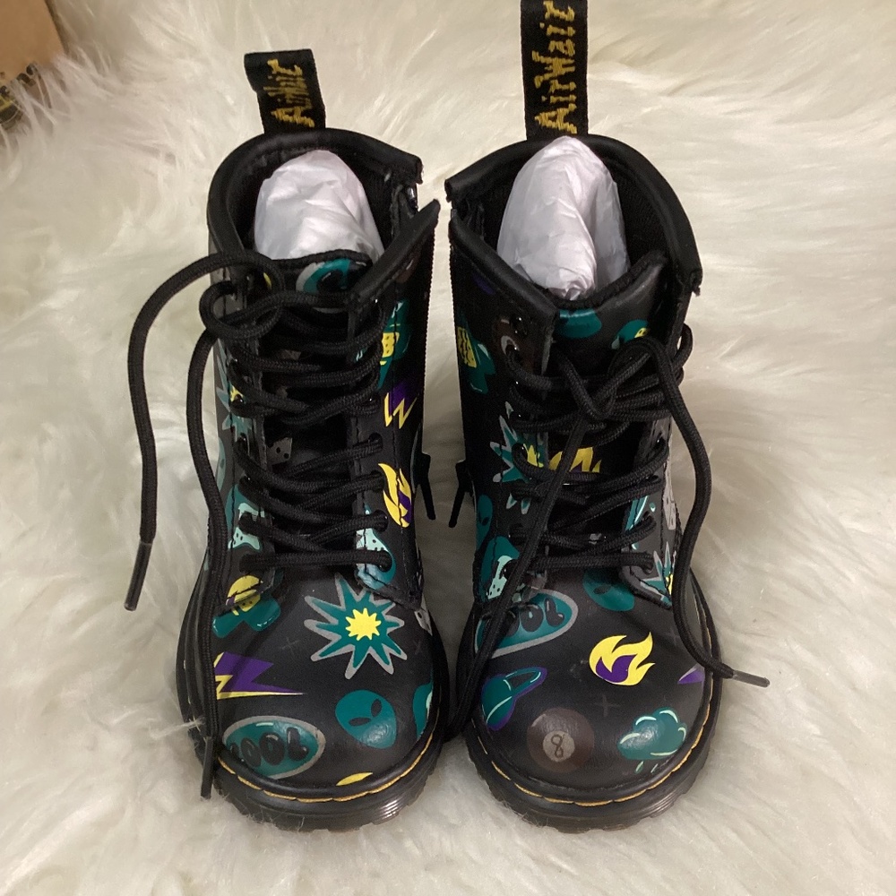 Toddler black sticker printer Dr.Martens size 7